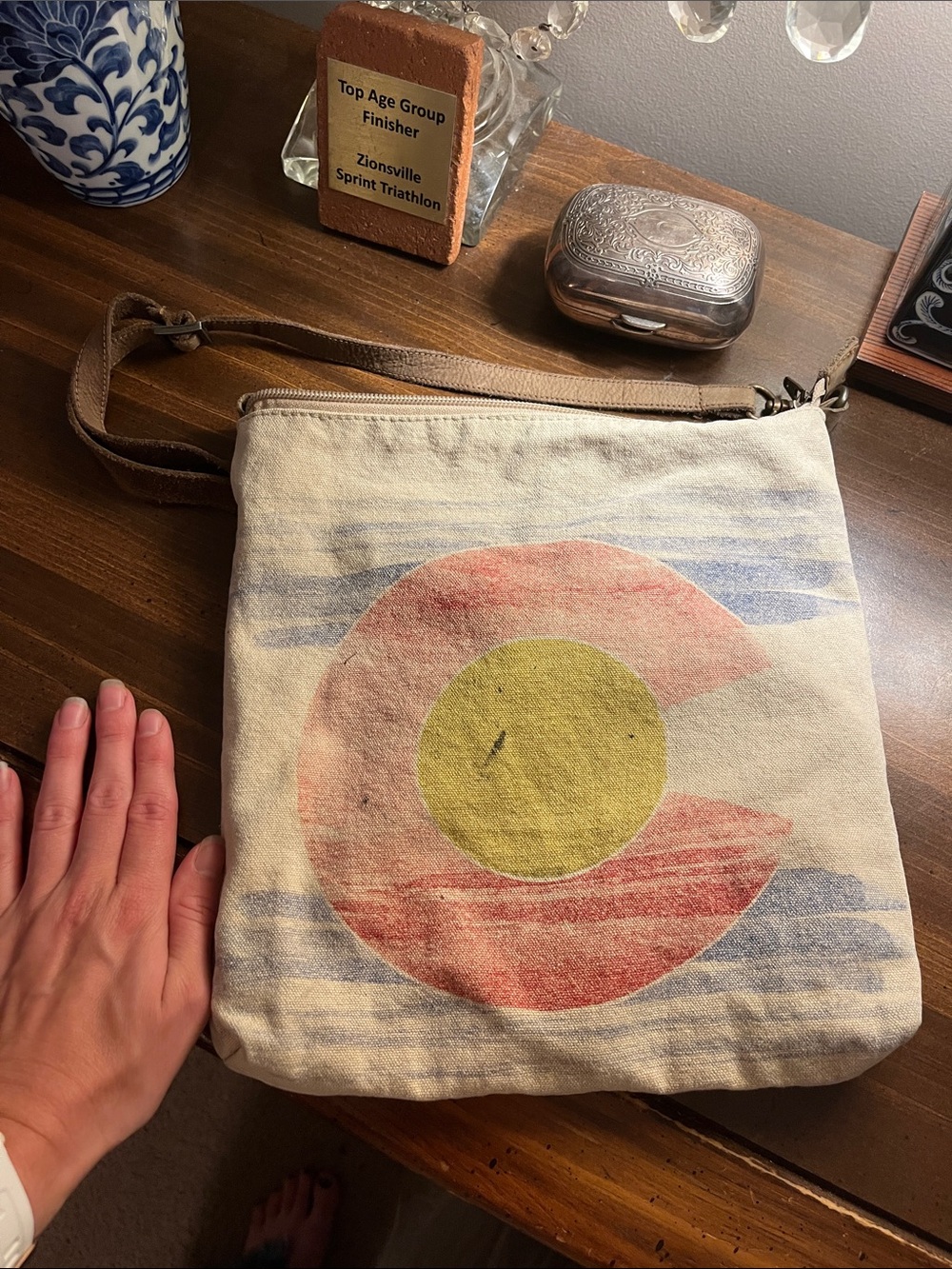 Canvas Crossbody Bag with Colorado-Inspired Print in Cream and Red